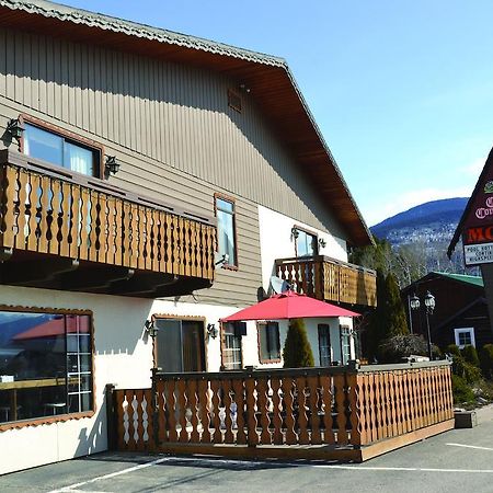Chalet Continental Motel Вейлмаунт Экстерьер фото
